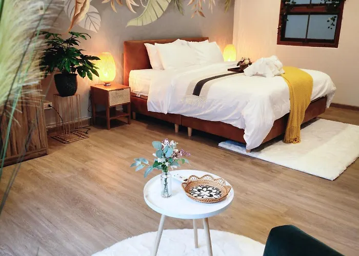 Asokes Hidden Gem Cozy Next To The Park Vakantiehuis Bangkok